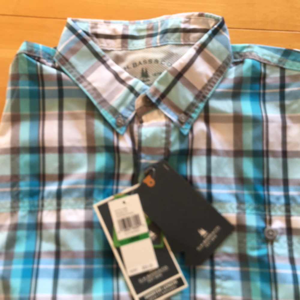 Men’s size L button-down Outdoorsman shirt
